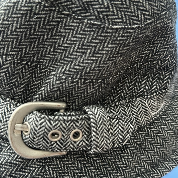 Puma Bucket Hat - Picture 3 of 5